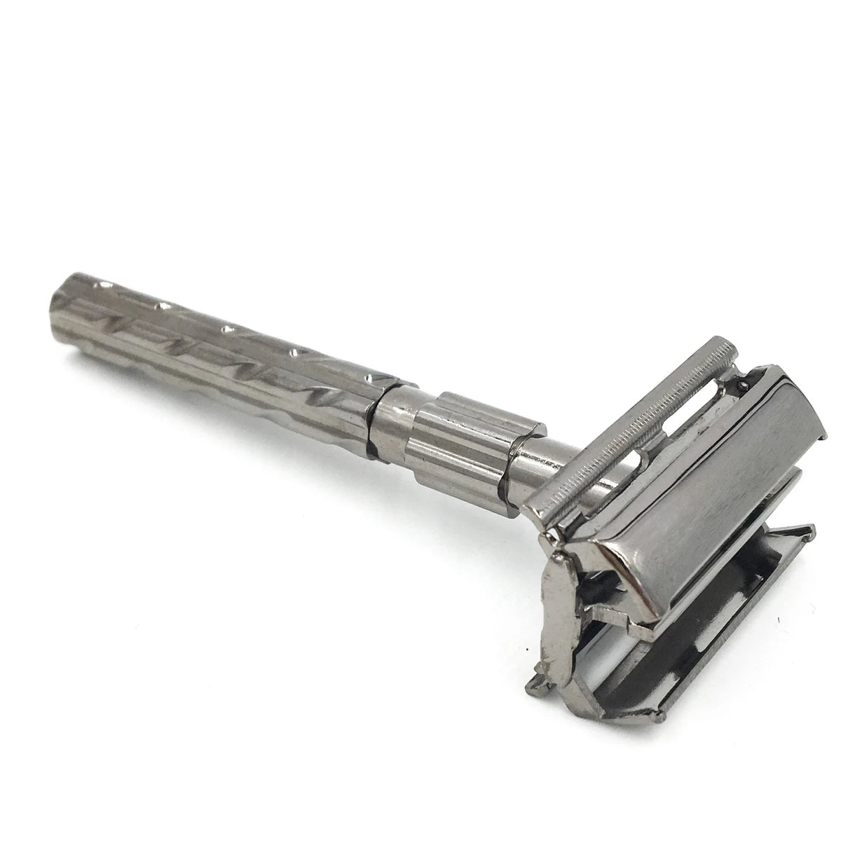 Parker 22R gunmetal safety razor, detail view